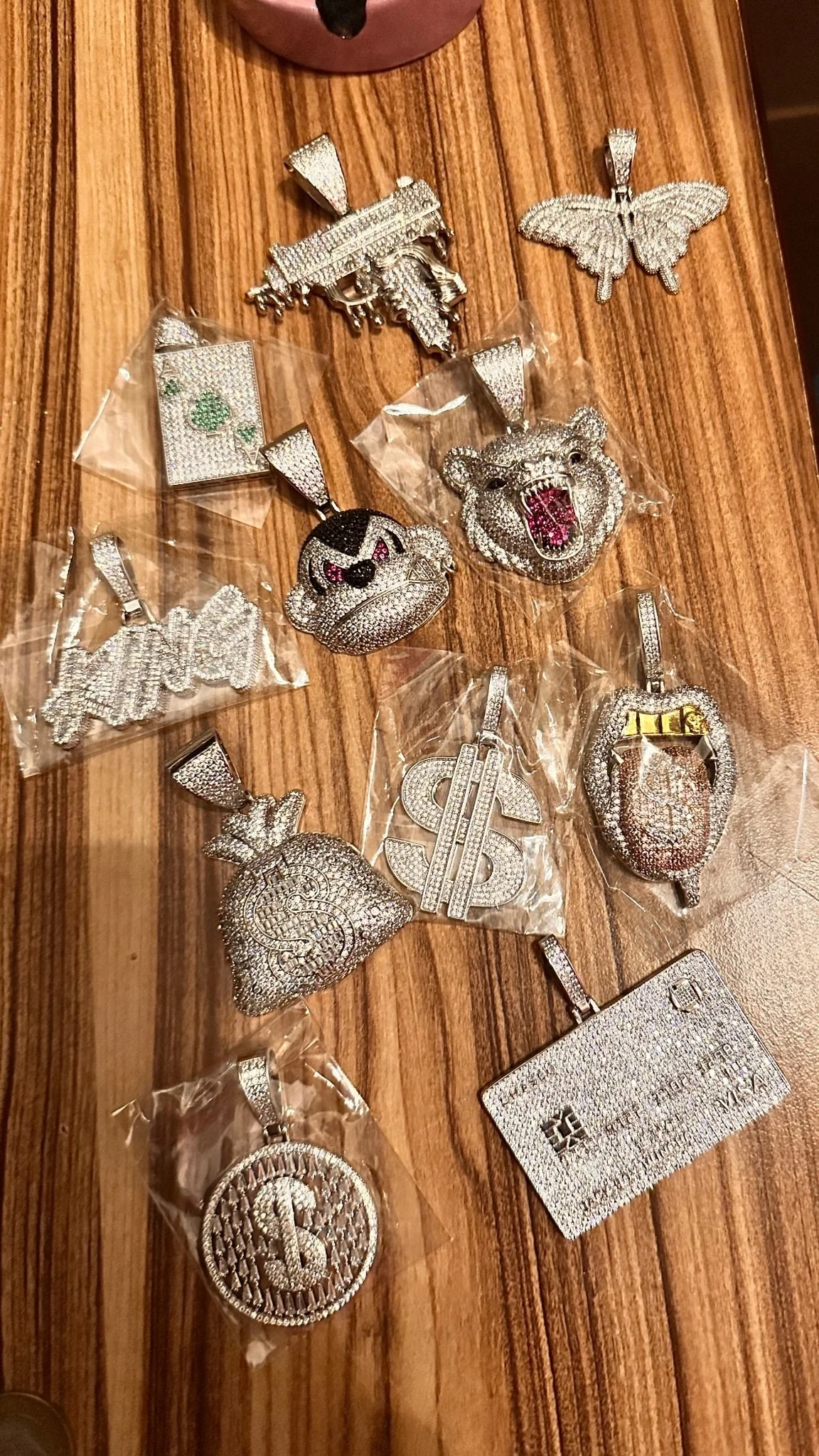 İCED OUT PENDANT