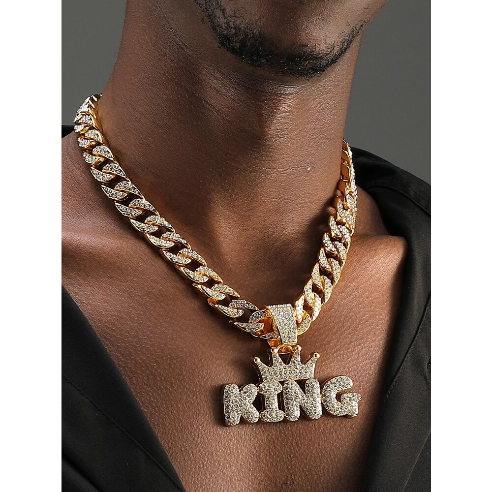 Chic Chain & King Pendant