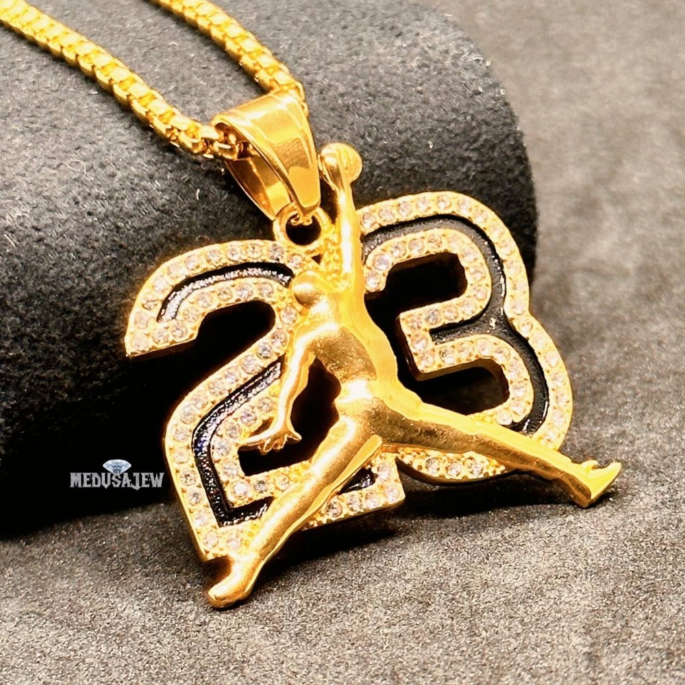 23 Zirkon Taşlı Pendant